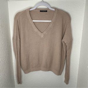 Brandy Melville - Women’s V Neck Sweater